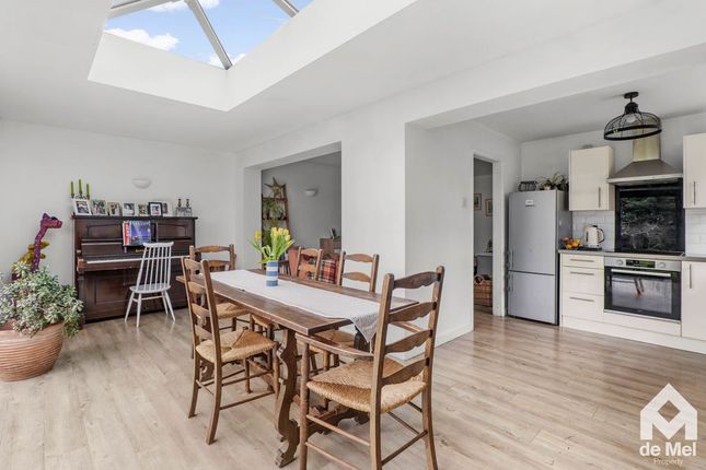 17, Paxhill Lane, Tewkesbury photo 2