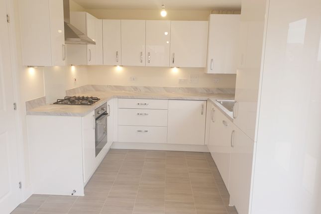 44, Aylesbury photo 2