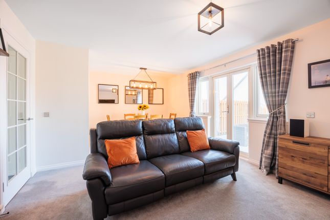 14, Herdman Place, Rattray photo 4