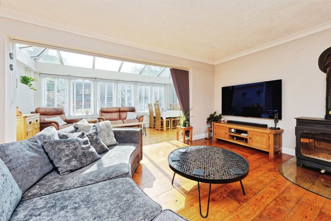 28, Berkeley Close, FAVERSHAM photo 2