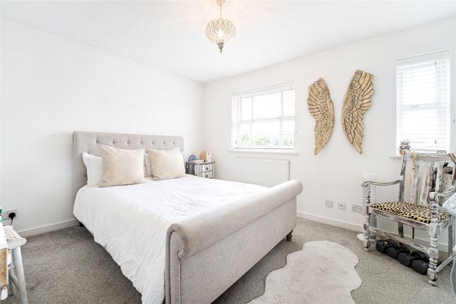 37, Yeovilton Place, Greater London photo 3