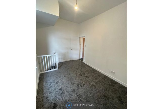 Flat, Bennett Road, Manchester photo 2