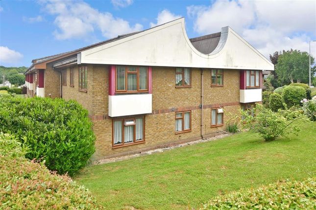 Flat for sale in Outwood Common Road, Billericay, Essex