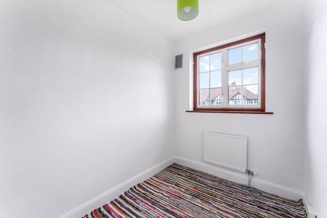 Terraced house for sale in Kingshill Avenue, Worcester Park