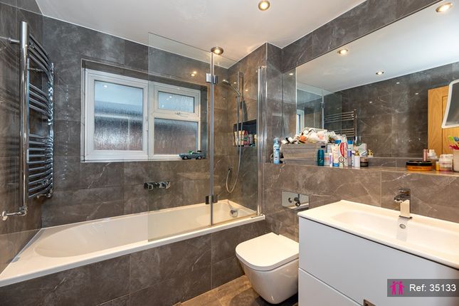 16, Albury Avenue, Sutton photo 2