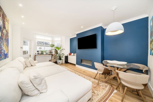 Flat A, 11, Cheniston Gardens, London photo 2