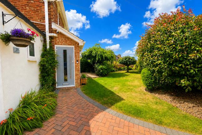 29, Molland Lea, Canterbury photo 2