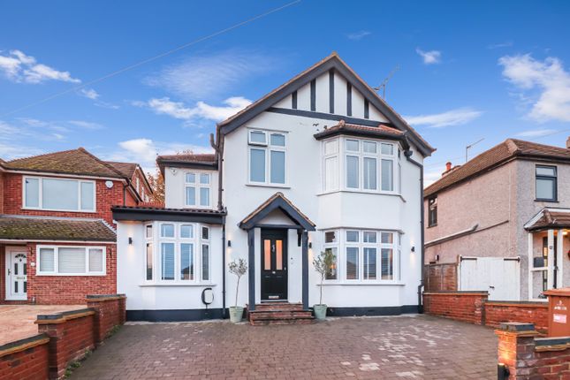 Thumbnail Detached house for sale in Trowley Rise, Abbots Langley