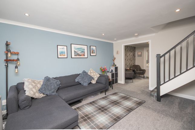5, Kingshill Avenue, Cumbernauld  photo 4