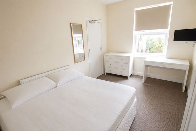 RADDLEBARN ROAD, BIRMINGHAM photo 5