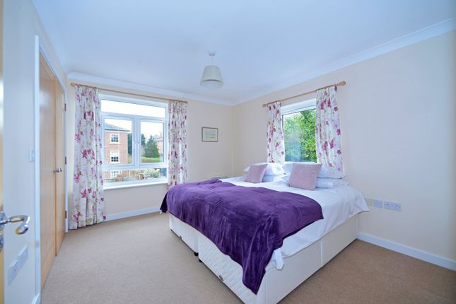 Flat for sale in Portsmouth Road, Milford, Surrey