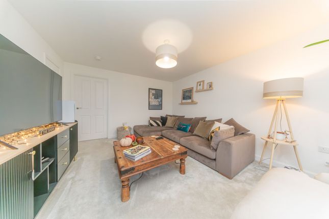 10 Darnley Drive, Winchburgh photo 4