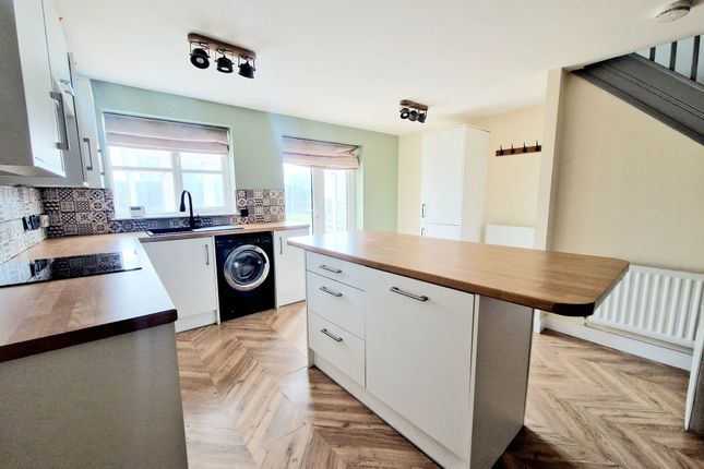 29 Tamar Close, Manchester photo 2