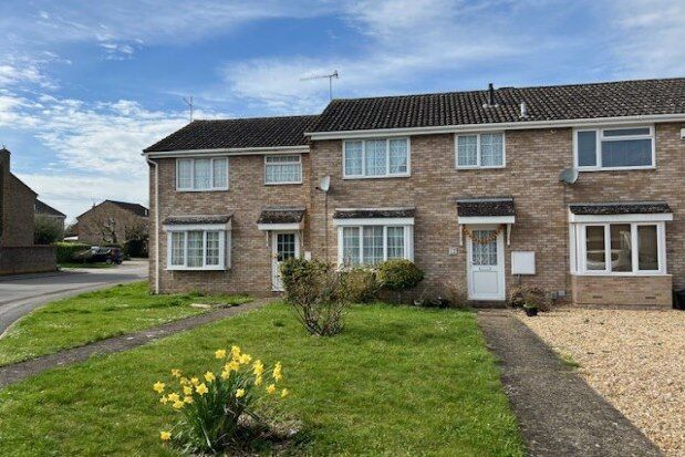 Terraced house to rent in Furlong Close, Swindon