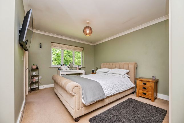 11 St James Court, Blakedown, Kidderminster photo 4