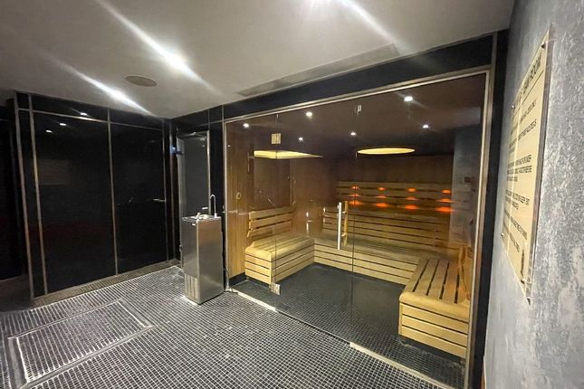 Re 169, Eagle Point City Road, London photo 3