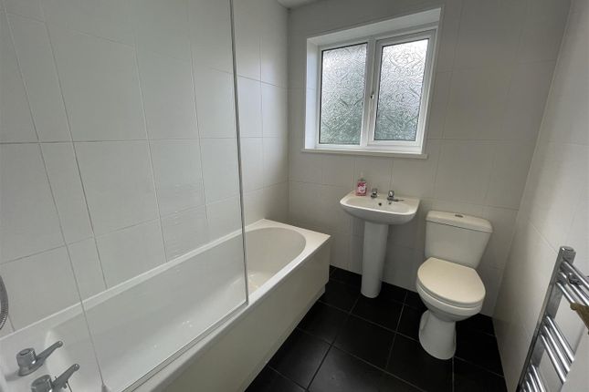5, Highfield Gardens, Chester Le Street photo 4