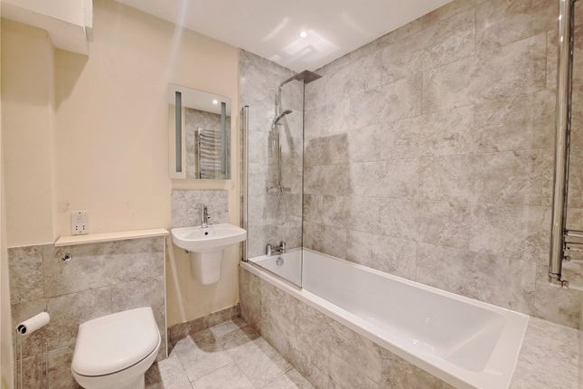 Flat 7,, Esplanade Court, Burnham-on-Sea photo 3