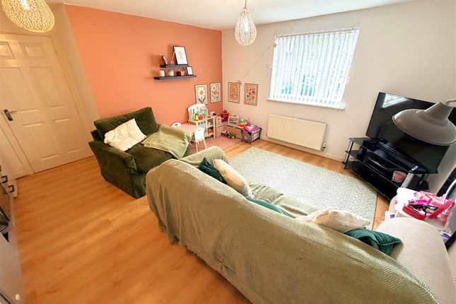 64, Pascal Close, Corby photo 3