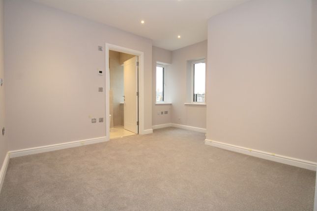 Flat 7, 72, Ravenscar Road, Surbiton photo 4