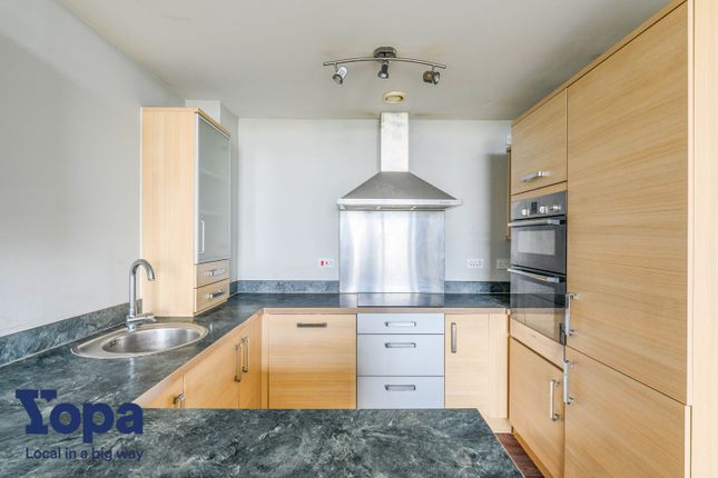 Flat for sale in Canal Road, Gravesend