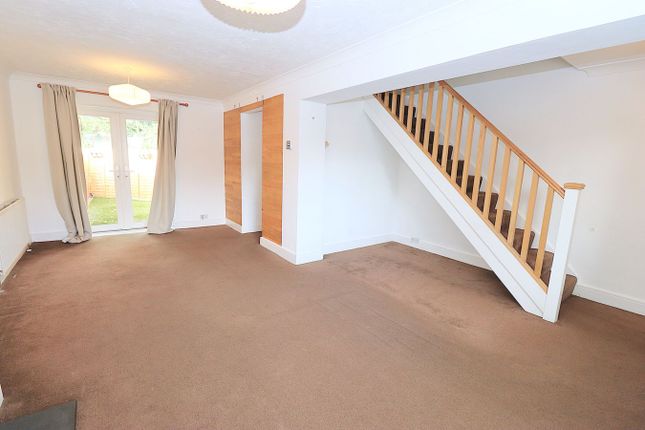 Highfield Path, Farnborough photo 3