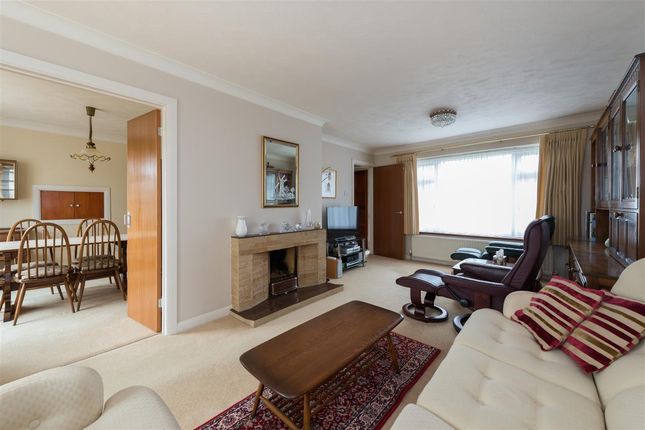 7, Oaks Park, Canterbury photo 3