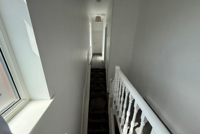 153, CARDIFF photo 4