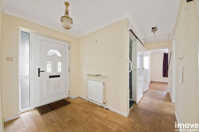 33 Dolphin Court Road, Paignton photo 3
