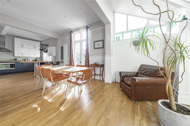 16, The Avenue, St Margarets photo 3