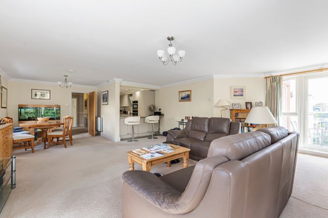 Flat 27, Regatta House, 32, Twickenham Road, Middlesex photo 4