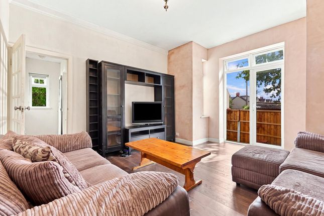45B, Finchley Road, Westcliff-on-sea photo 2
