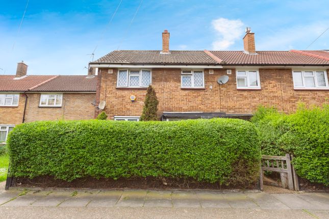 Thumbnail Terraced house for sale in Ayres Close, London