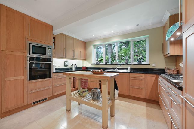 Oaktree Lodge, Dukes Wood Drive, Gerrards Cross photo 2