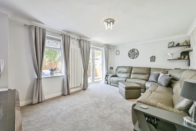 18, Crosslands Meadow, Nottingham photo 4