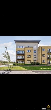 Thumbnail Flat for sale in Monarch Court, Dartford, Kent