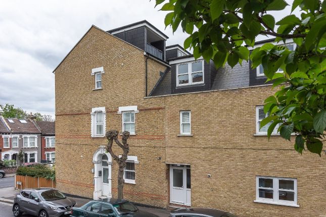 Flat to rent in Whitehorse Lane, London