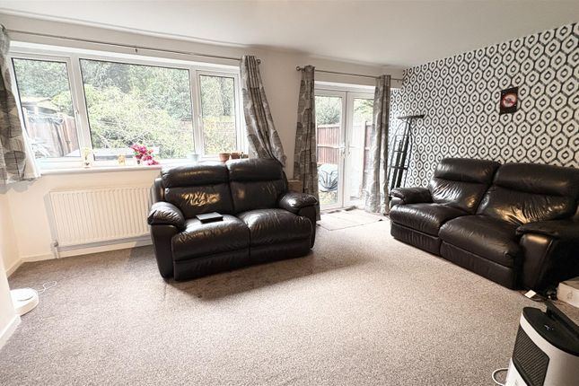 14, April Croft, Birmingham photo 4