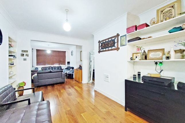 61, Bouverie Road, Harrow photo 4