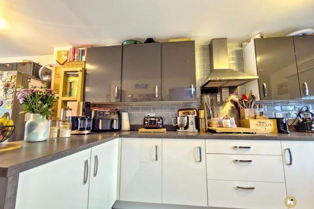 36, Scampston Drive, Wakefield photo 4