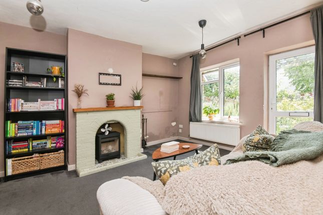 6, St. John Close, Honiton photo 2