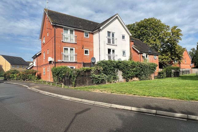 Thumbnail Flat for sale in Yeoman Drive, Stanwell