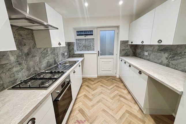 46, Victoria Avenue, Doncaster photo 2