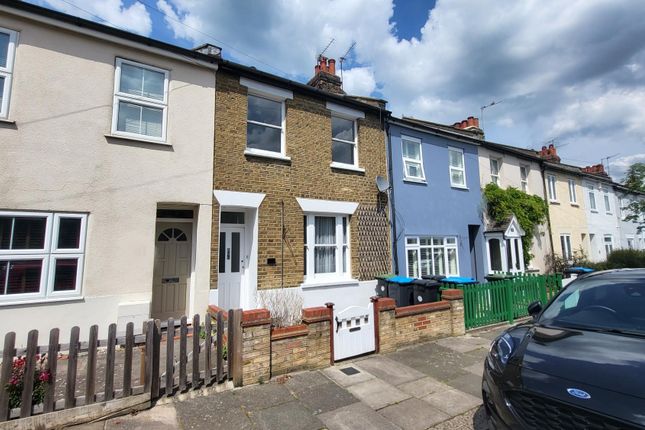 Flat to rent in Merton Road, Enfield