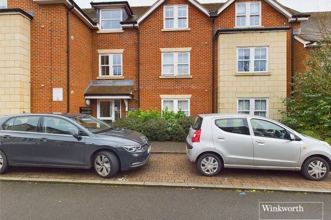 Flat for sale in Haden Square, Reading, Berkshire