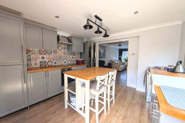 22, Heol Treferig, PONTYPRIDD photo 5