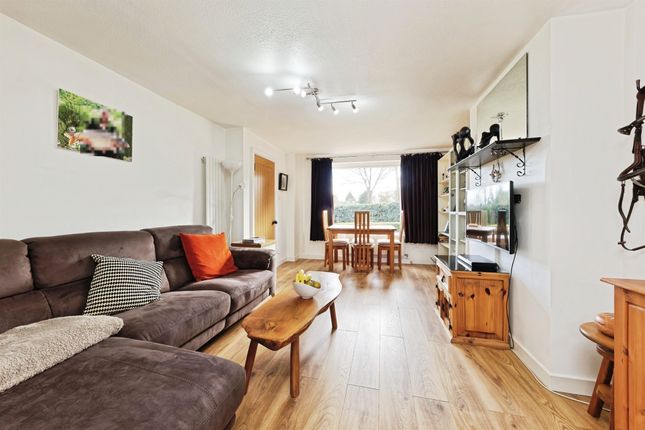 9, The Paddock, CANTERBURY photo 2
