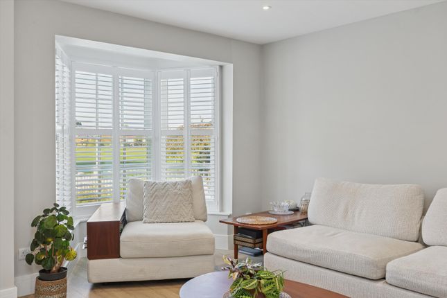 82, West End Lane, Esher photo 3