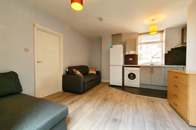 Thumbnail Flat to rent in Daniel Street, Cathays, Cardiff