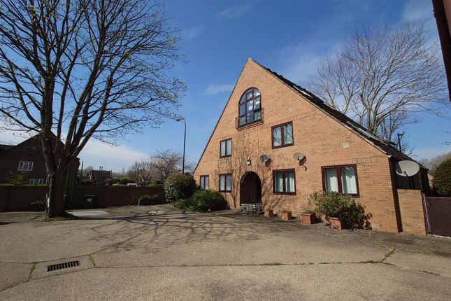 Well-Presented 2-Bedroom Apartment Â€“ Capstan Way, Se16